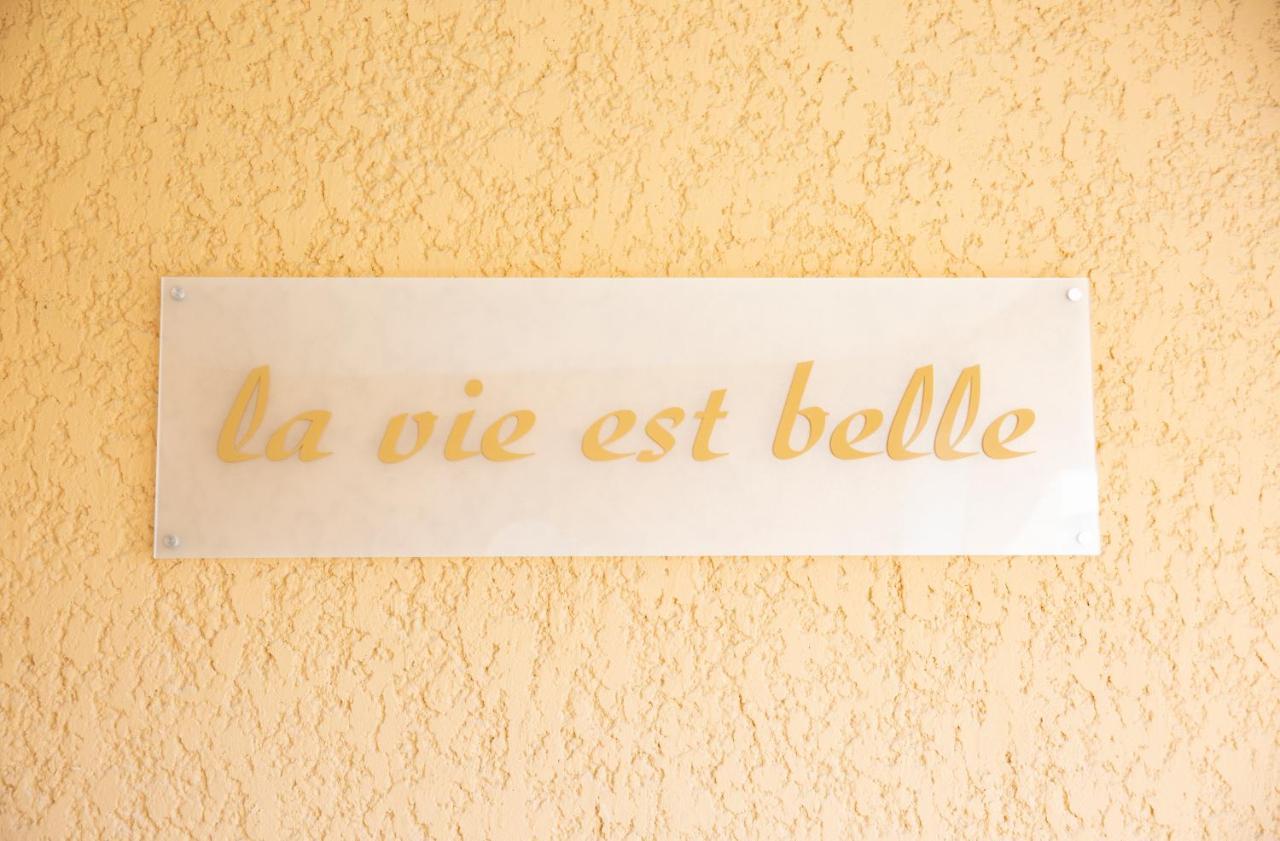 La Vie Est Belle - Refait à Neuf *